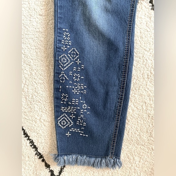 ND WEEKEND Boho Aztec Embroidered Jeans with Fringe Sz 8 - Picture 3 of 6